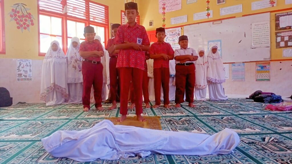Ⓒ Hak cipta foto di atas dikembalikan sesungguhnya kepada pemilik foto
