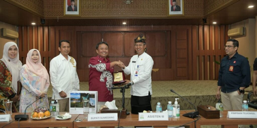 Ⓒ Hak cipta foto di atas dikembalikan sesungguhnya kepada pemilik foto