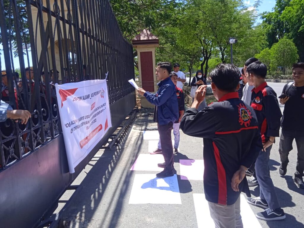 Ⓒ Hak cipta foto di atas dikembalikan sesungguhnya kepada pemilik foto