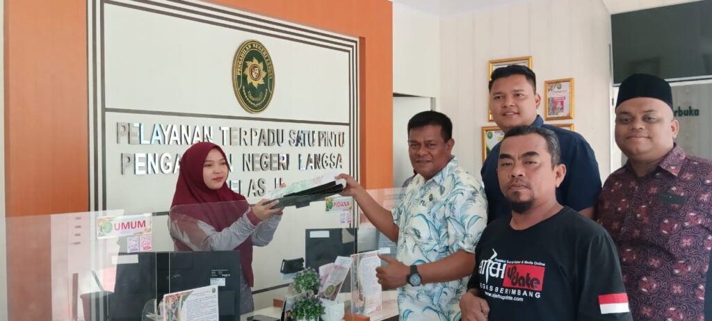 Ⓒ Hak cipta foto di atas dikembalikan sesungguhnya kepada pemilik foto