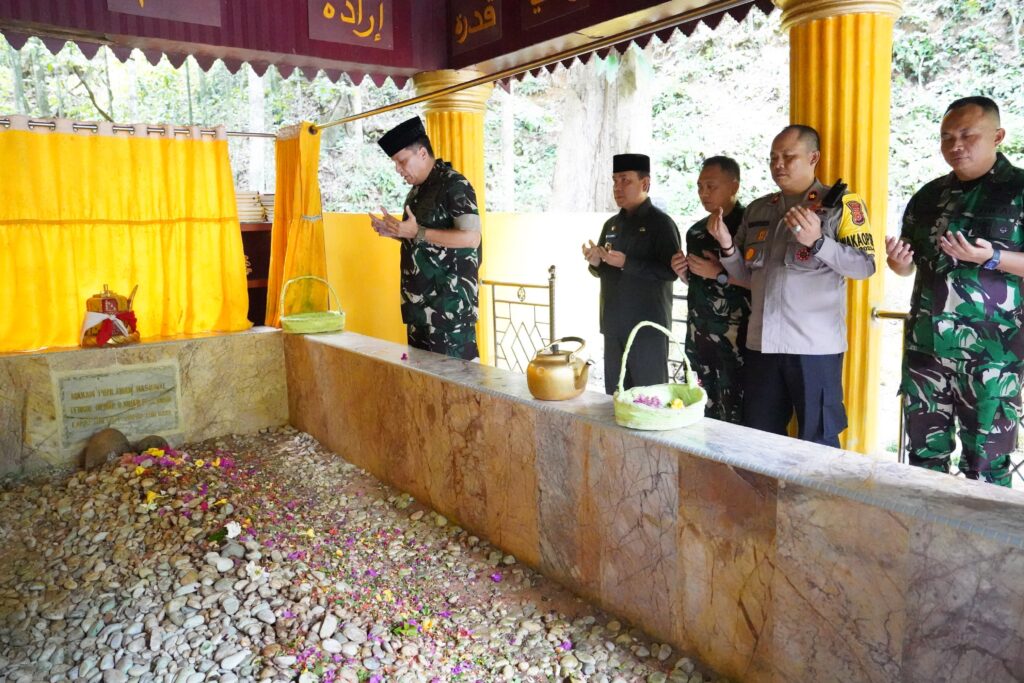 Ⓒ Hak cipta foto di atas dikembalikan sesungguhnya kepada pemilik foto