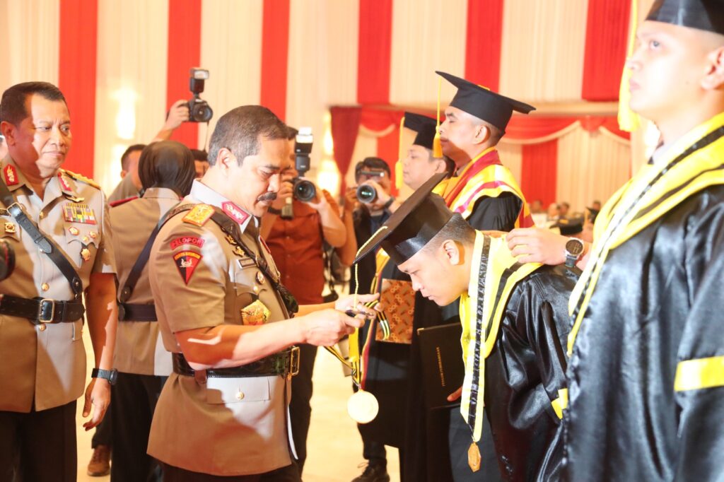 Ⓒ Hak cipta foto di atas dikembalikan sesungguhnya kepada pemilik foto