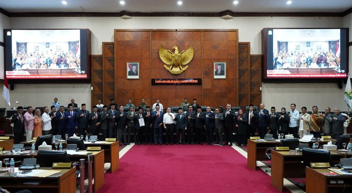 Ⓒ Hak cipta foto di atas dikembalikan sesungguhnya kepada pemilik foto Ⓒ Hak cipta foto di atas dikembalikan sesungguhnya kepada pemilik foto